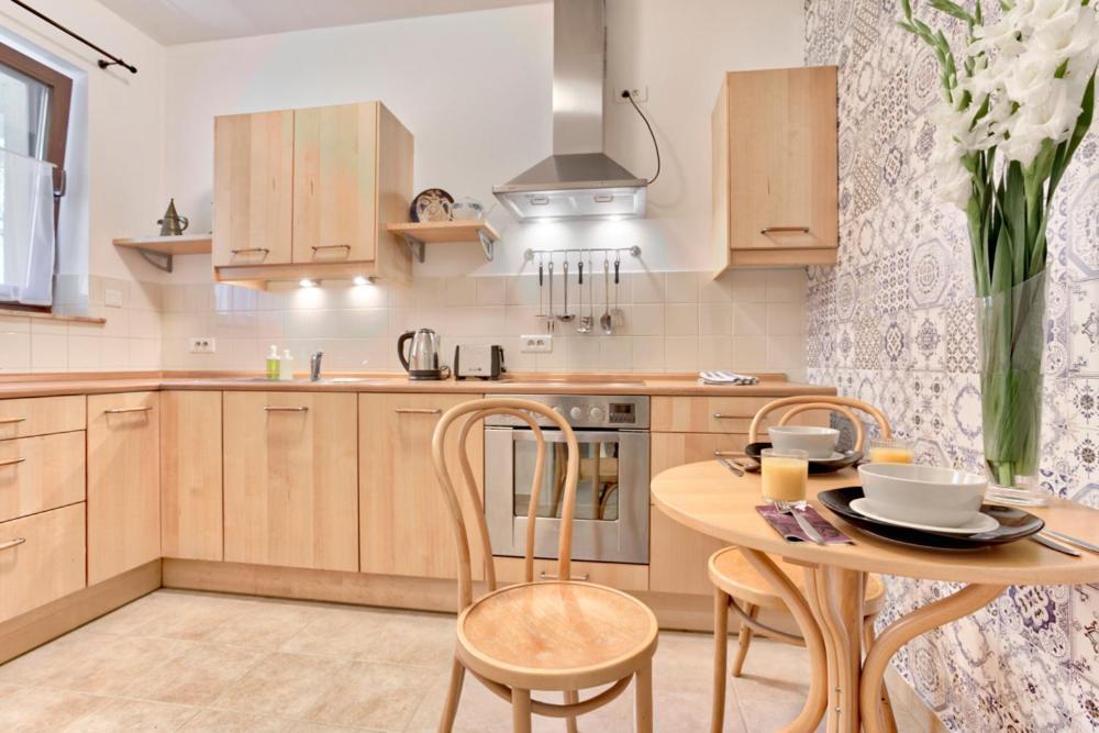 Tyzenhauz Apartments Lobzowska Street Cracovie Extérieur photo